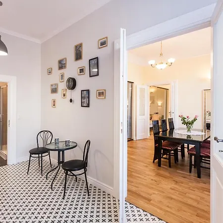 Vintage Podzamcze Apartman *